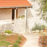 Olive Garden Apartment Ston