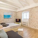 Olive Garden Apartment *